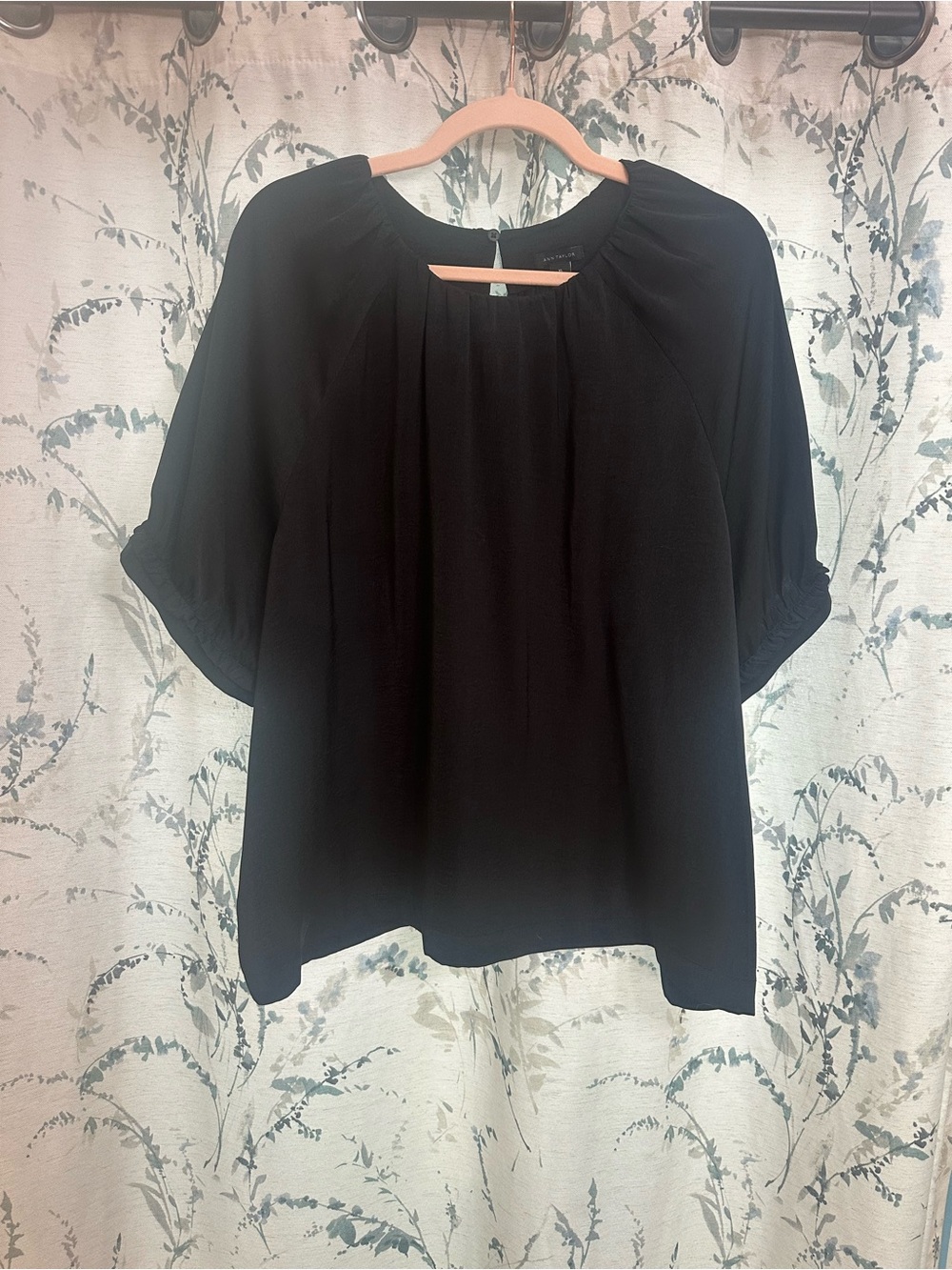 Ann Taylor Black Pleated Short-Sleeve Blouse